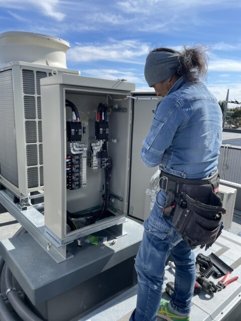 電気工事の現場管理を担う人材募集中！